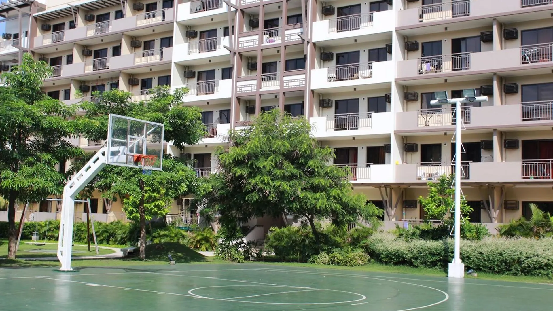 *** Hotel Condo At Arista Place Paranaque City Philippines