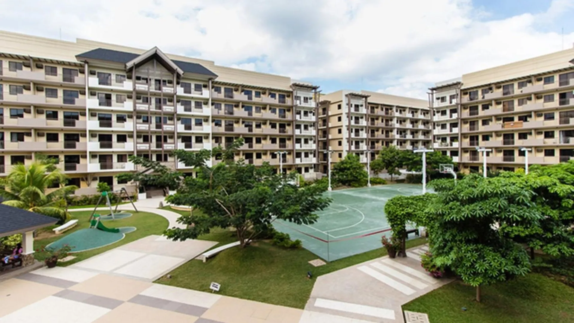 *** Hotel Condo At Arista Place Paranaque City Philippines
